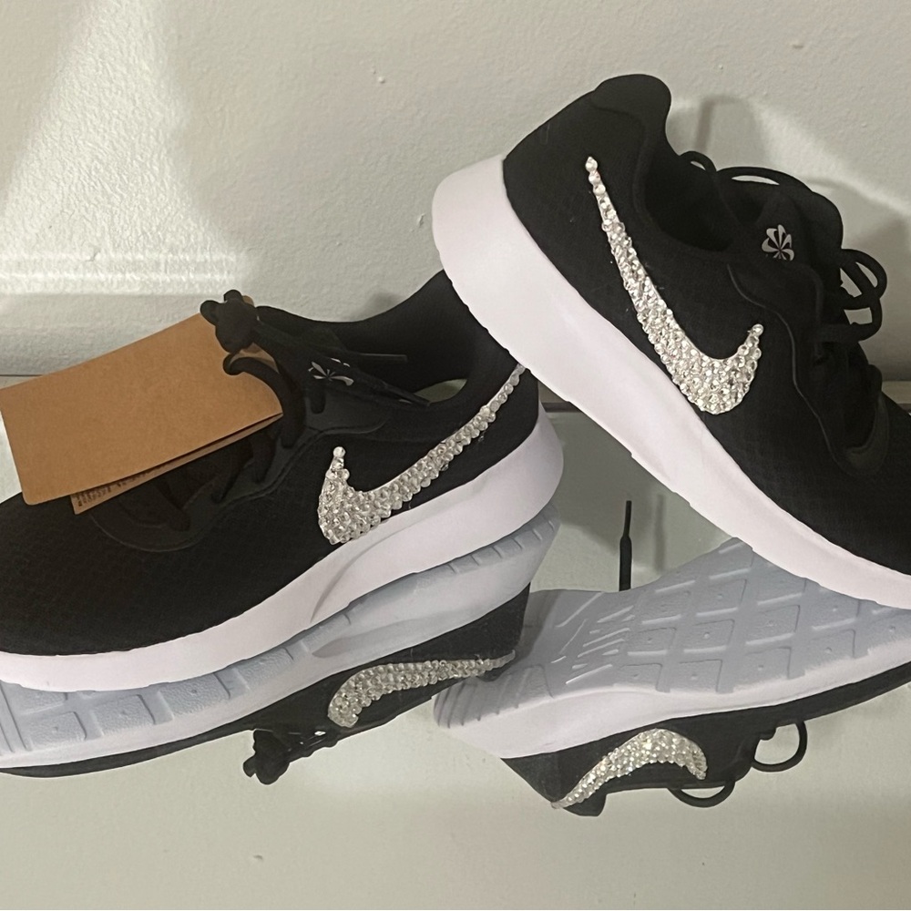 Nike Black and White Sneakers with Sparkling Swoosh
Size 8.5 but run small